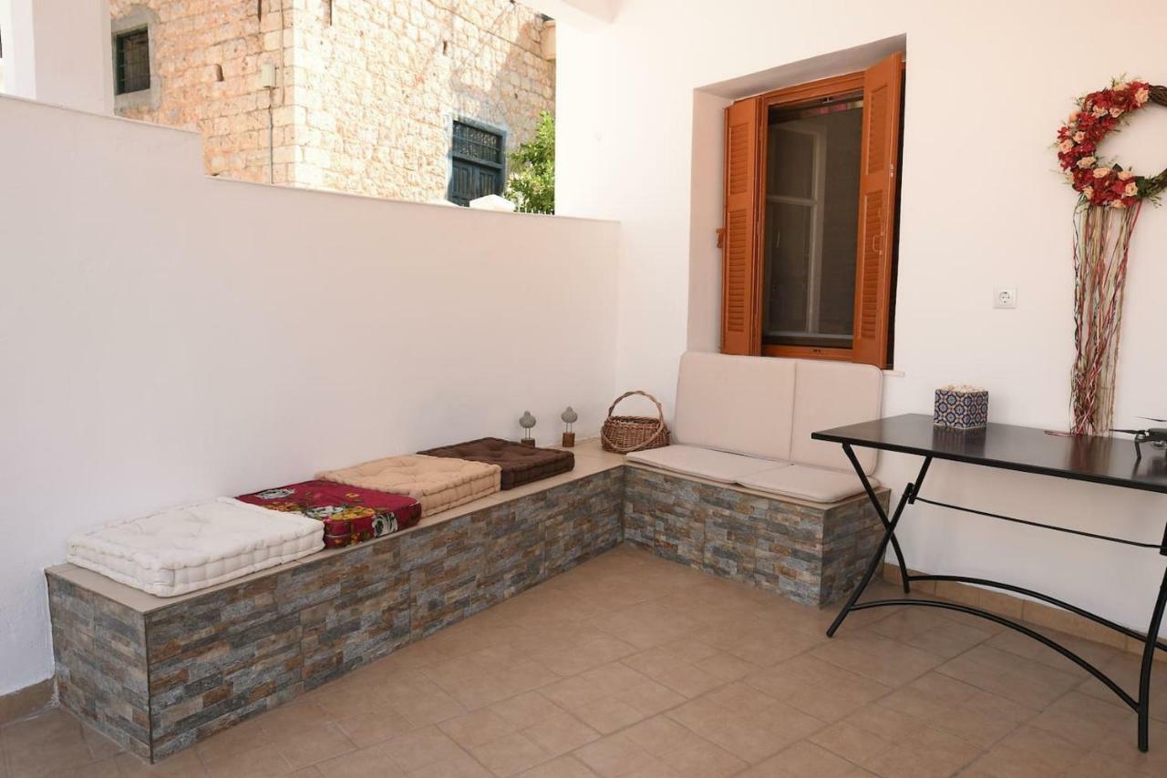 Karinia Home Leonidio Exterior photo