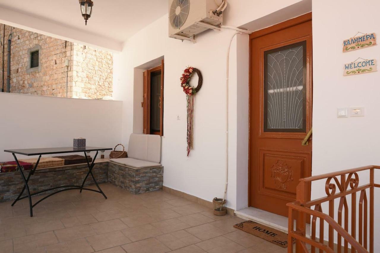 Karinia Home Leonidio Exterior photo